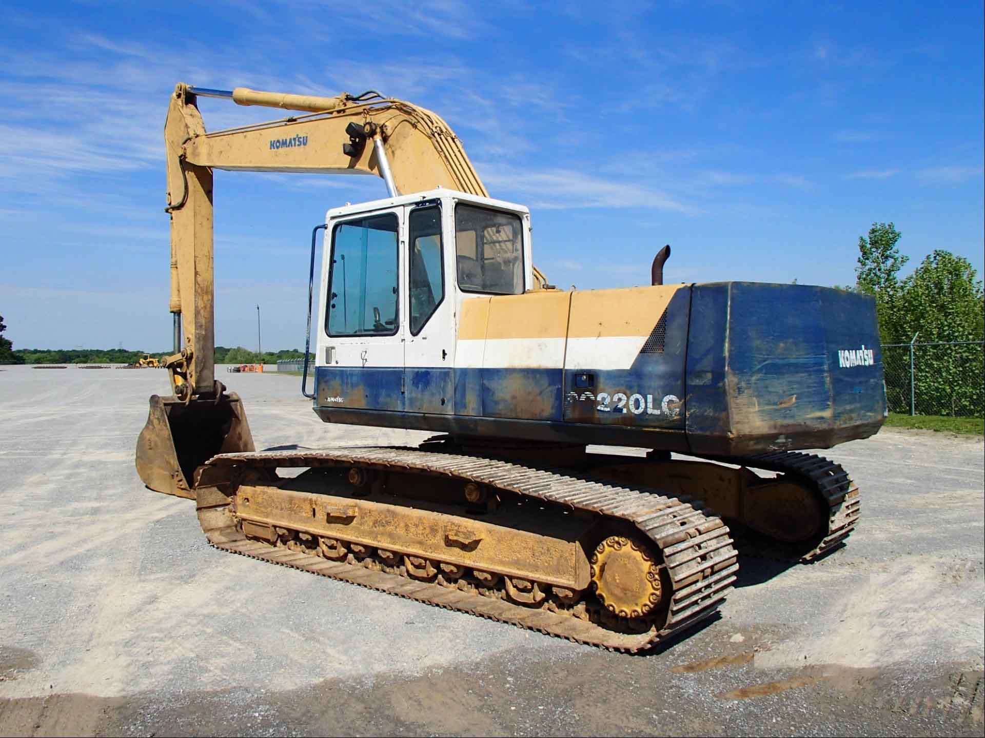 IT# 130-1989 KOMATSU PC220LC-5 Hydraulic Excavator