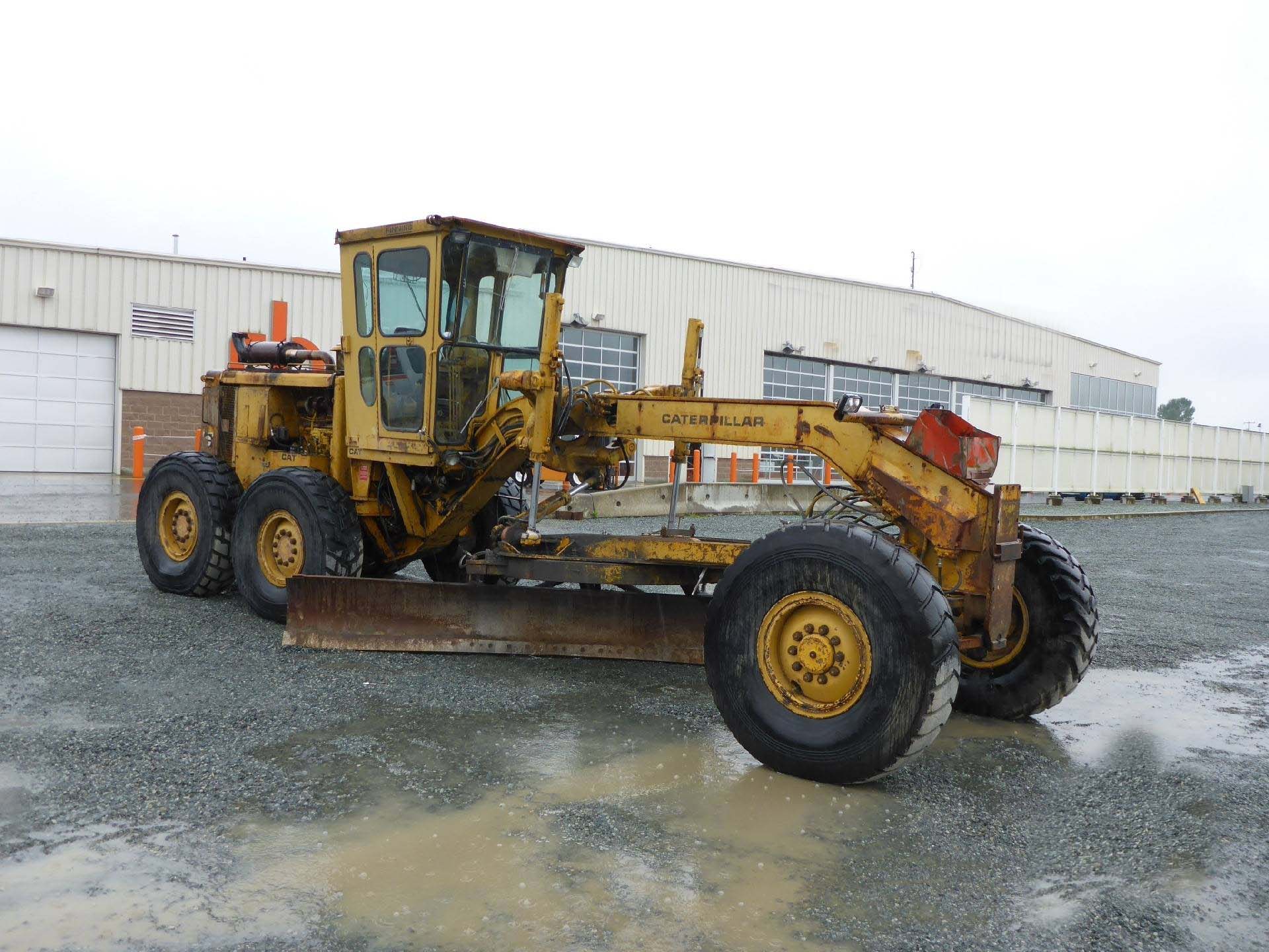 IT# 244-1975 CATERPILLAR 14G Motor Grader 