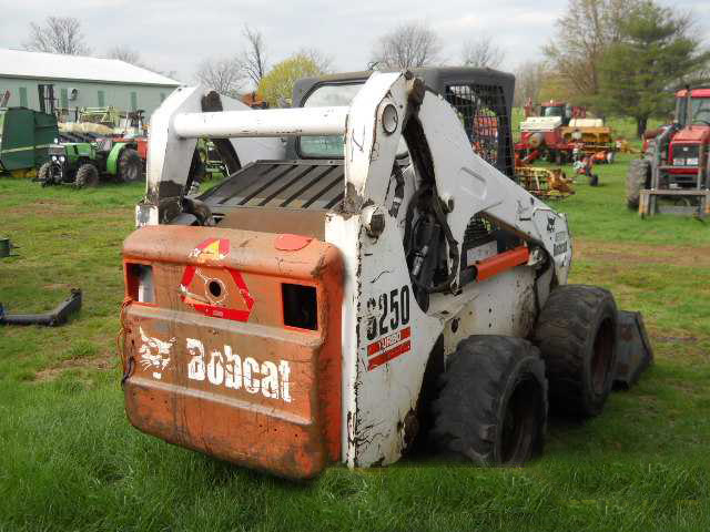 IT# 3844-2003 Bobcat S250 Skid Steer Loader 