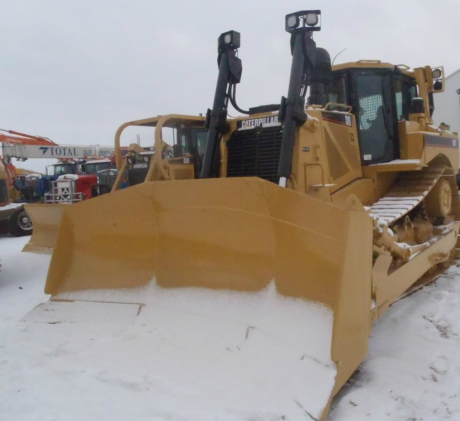 IT# 142-2007 CATERPILLAR D8T Crawler Tractor