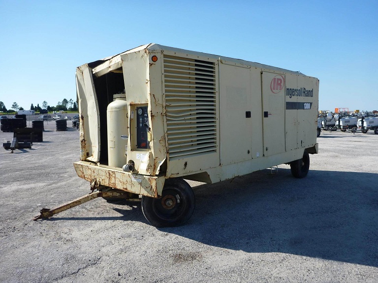 IT# 5313-2005 INGERSOLL-RAND HP1300WCU Portable Air Compress 