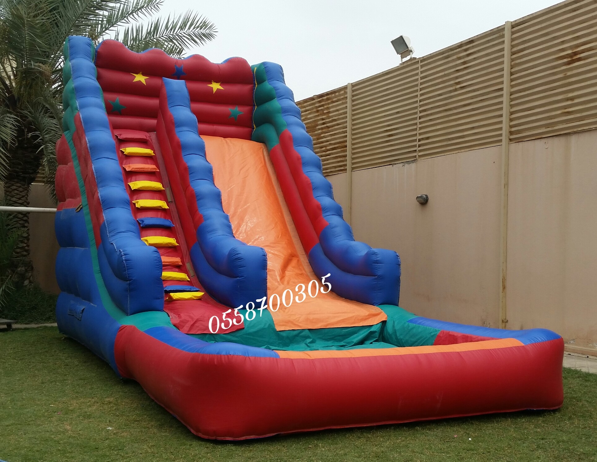 ملعب صابوني للايجار 0558700305 الرياض