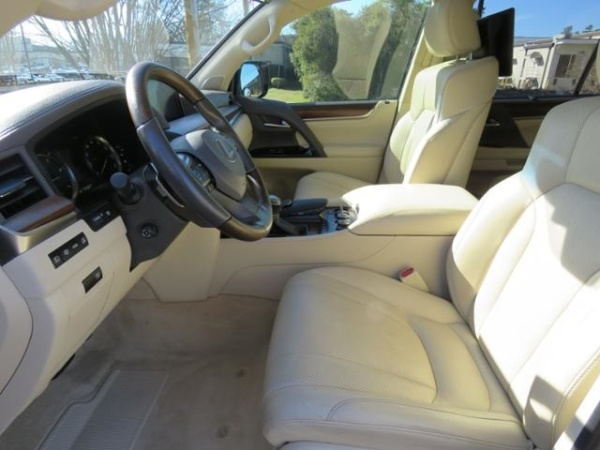 My perfectly used 2017 LEXUS LX570 FULL OPTION/ 00966562742886