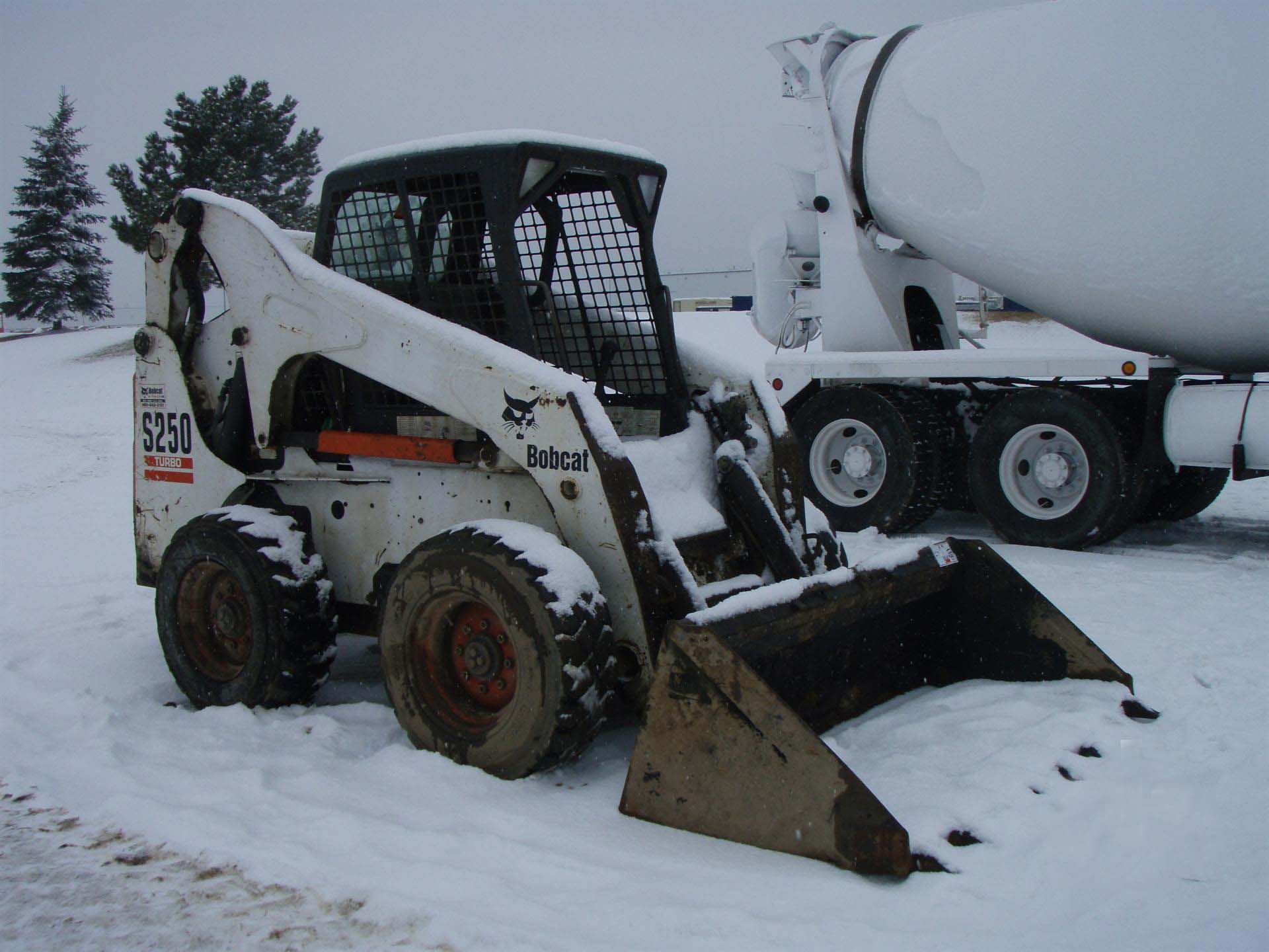 شيول بوبكات IT# 46-2004 Bobcat S250 Skid Steer Loader