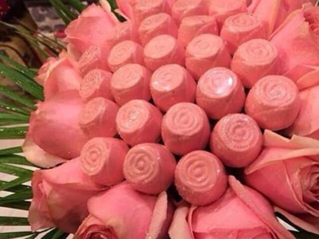 معارض كادو هدايا ورد شوكولاته ورد طبيعي صناعي توزيعات ثيمات