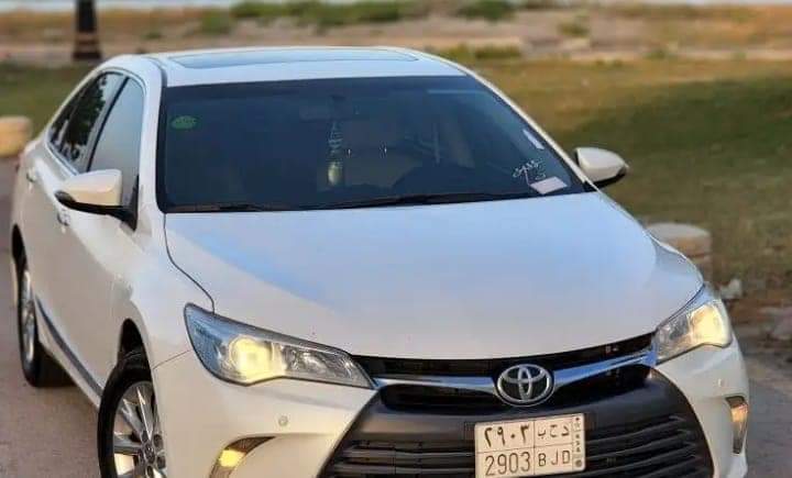 تويوتا كامري 2017 للبيع