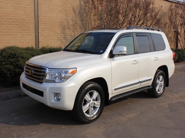 Toyota land cruiser for sale, the car is gulf specs and Japane