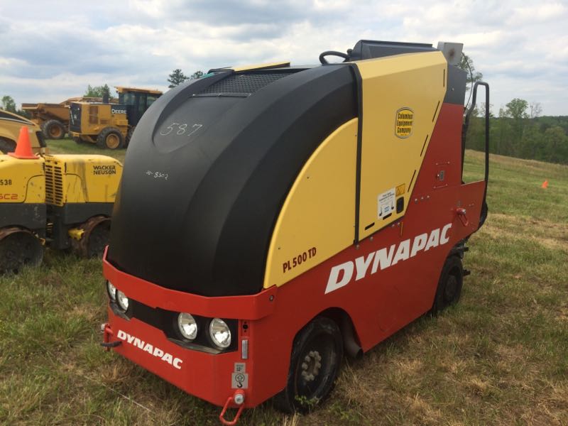 قشاطة اسفلت DYNAPAC موديل 2015 طراز PL500 رقم القطعة 587 