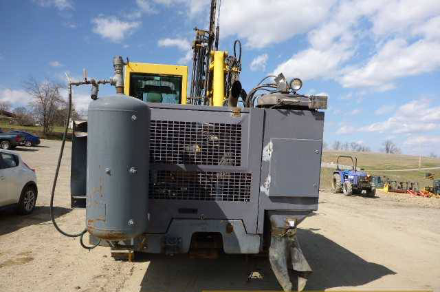 حفار دريل اطلس ATLAS COPCO موديل 2005 طراز F7-11 رقم القطعة 99