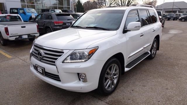 وايت لكزس LX 570 2015 بسعر في المتناول